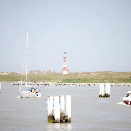 Horizon 0501 Located On The Sea *