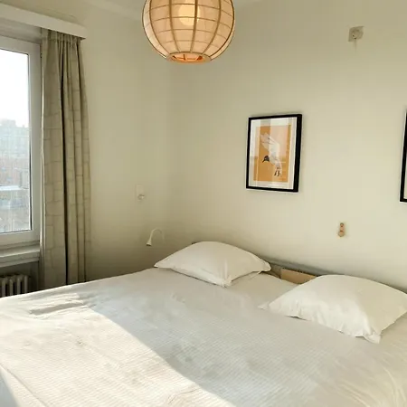 Picturesque In Apartment *